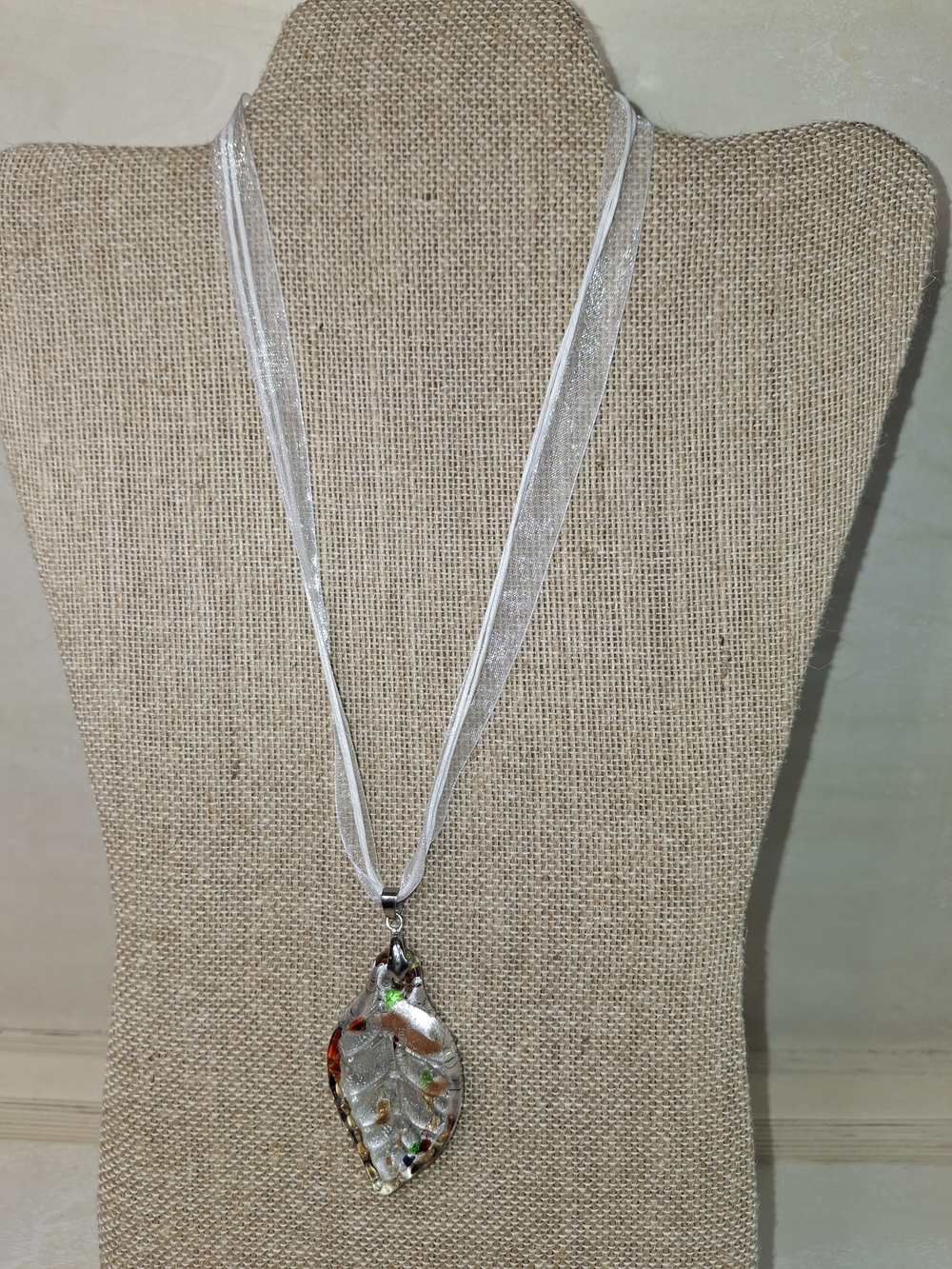 Multicolor Murano-style Leaf Pendant Necklace